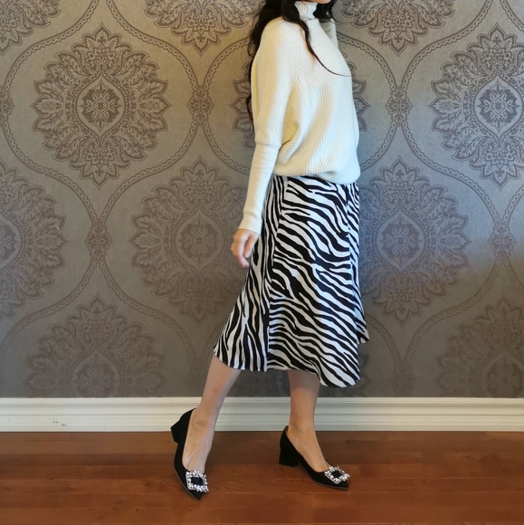 New Theory silk skirt - Picture 5 of 11